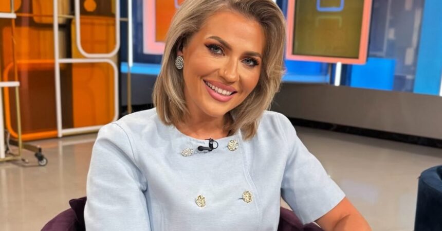 destinatia pentru care mirela vaida a renuntat la litoralul romanesc e mai ieftin decat in mamaia nord vedeta si a petrecut vacanta intr un castel medieval 688b1cb52c94e