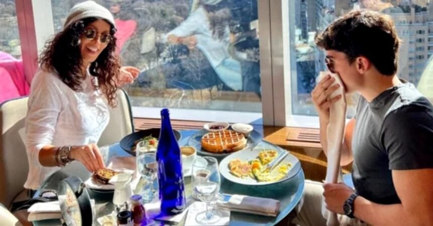 ayan schwarzenberg fiul mihaelei radulescu a implinit 21 de ani imi place sa aduc impreuna oamenii inteligenti cum arata tanarul si ce pasiuni are 688cc59cbfe84