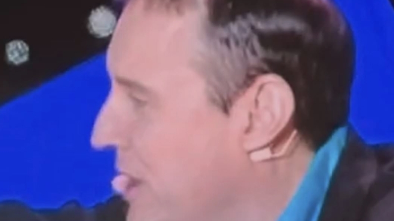 bored peter kay fans liken his gig to pontins and claim hundreds left during the interval as they fail to see the funny side of comedian singing 80s tv ads 68ac53ccf03fb