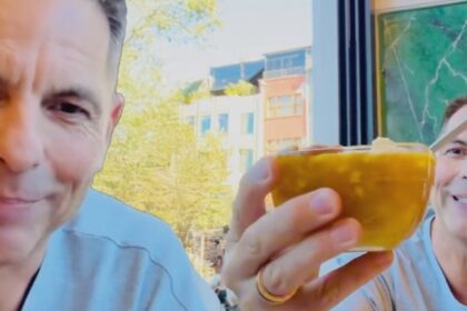 cat a platit dan negru in istanbul pe o portie de budinca lui noe gust de coliva si cam scump cum se prepara cel mai vechi desert din lume 68adc88fda108