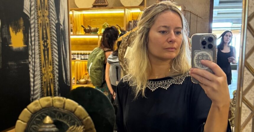 ce a facut o pe laura cosoi sa planga in vacanta din bali am imbratisat cu adevarat starea de dupa vedeta a trait o experienta vindecatoare 688cd2fbac1be