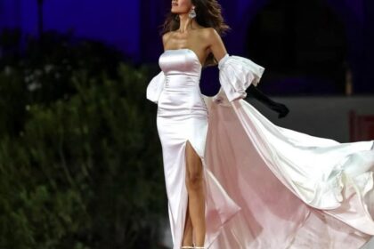 o romanca superba a facut furori pe covorul rosu de la venetia cine este loredana salanta femeia care a stat la cativa metri de george clooney 68b2a4e149b9d