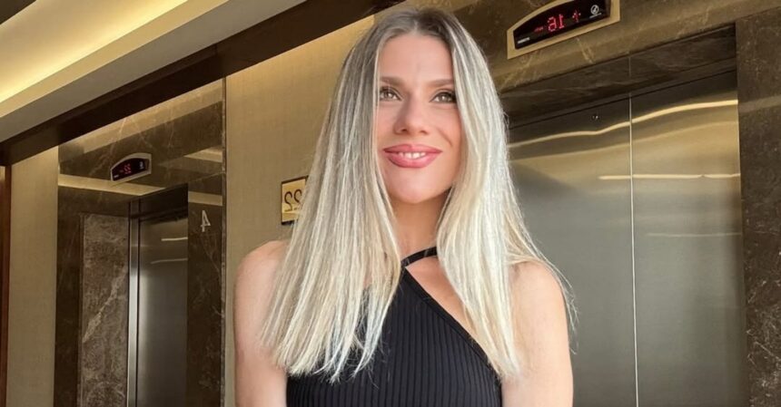 am vrut sa port eu crucea asta de ce tily niculae pastreaza secret motivul divortului de tatal copiilor ei 68b6952349fe9