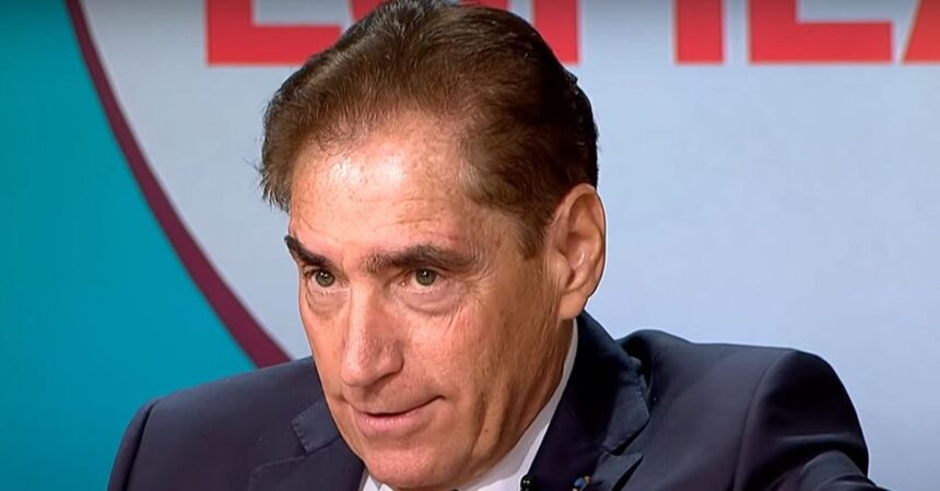 ce masina conduce petre roman la 17 de ani fostul premier atrage toate privirile 68d26d92155fc