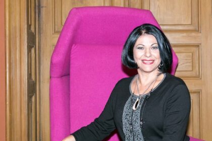 elena carstea si mariajul scurt de care putini isi mai amintesc a durat doar trei luni 68c6f3b0252be