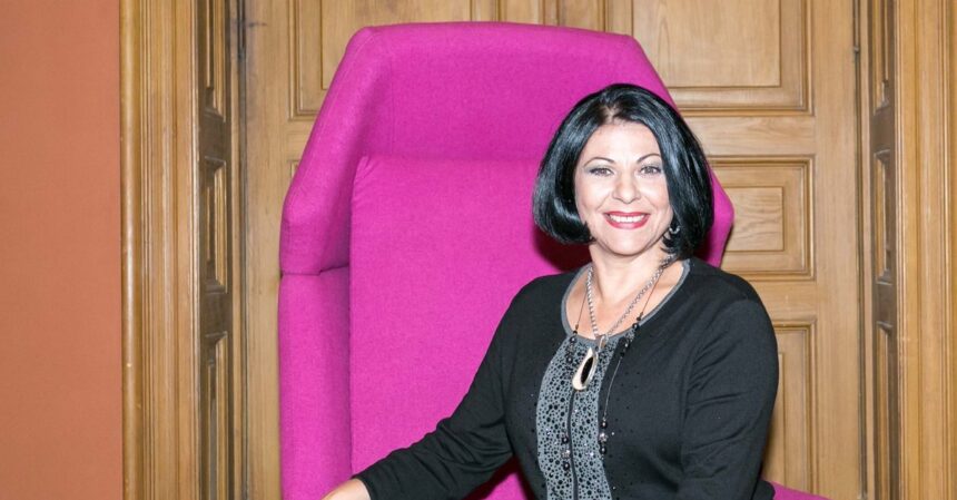 elena carstea si mariajul scurt de care putini isi mai amintesc a durat doar trei luni 68c6f3b0252be