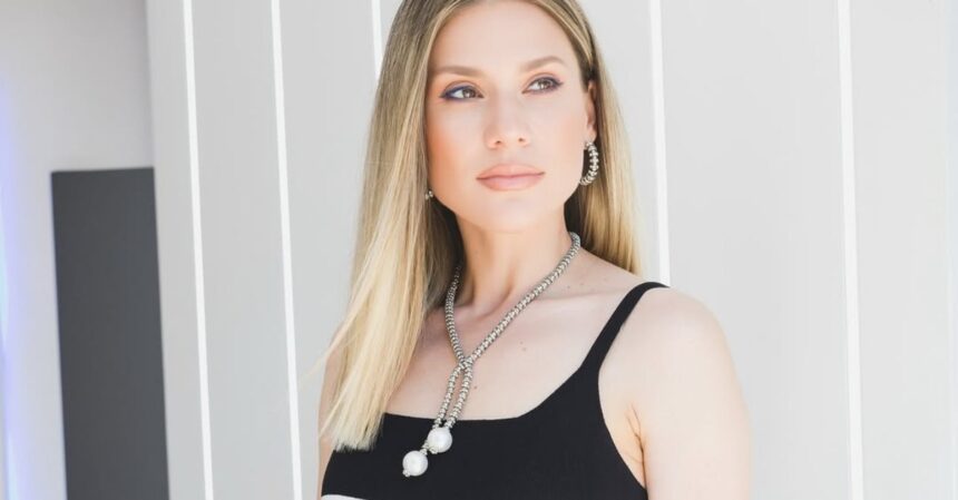 gestul impresionant pe care tily niculae l a facut pentru femeia care face curatenie in blocul unde locuieste un exemplu de viata 68cfe589b3ef5