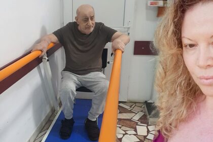 oana lis cauta caruciorul perfect pentru a l putea scoate din casa pe sotul ei viorel lis cat costa acesta si ce presupune viorel nu a mai iesit din casa de 6 luni ii este dor de lucruril 68bada775fb8f