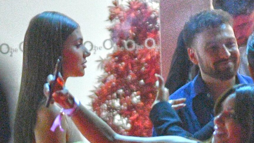 sam thompson and ex samie elishi sneak out for a cigarette at the ntas as pair enjoy another cosy chat after their romance fizzled out 68c2d2af60e66