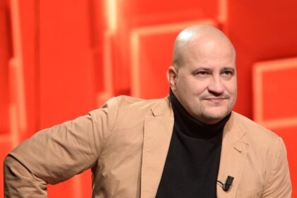 serban huidu replici acide despre emisiunea insula iubirii a facut praf concurentii si ispitele trogloditilor 68b9f8492dd42