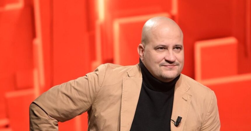 serban huidu replici acide despre emisiunea insula iubirii a facut praf concurentii si ispitele trogloditilor 68b9f8492dd42