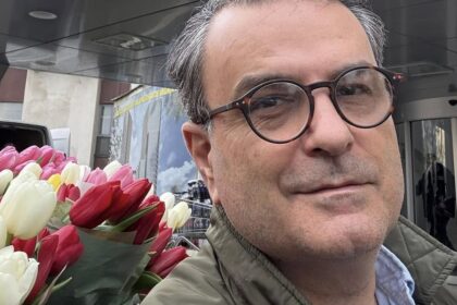 socant ce a gasit lucian mindruta intr un hotel de 5 stele vad doua chestii roz pe noptiera 68d6d17687798