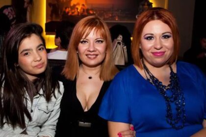 catinca si calina reactii dure dupa ce oana roman le a interzis sa i mai foloseasca numele de familie nu inseamna ca trebuie sa fim salbatici unii cu ceilalti 68ed18eb362af