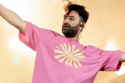 ce obicei are smiley inainte de concertele sale plutesc in alte sfere 68f6676c040a5