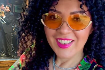 cum arata casa minodorei artista si a decorat livingul in stil african culoare viata si bucurie 68ef1c8c82c49