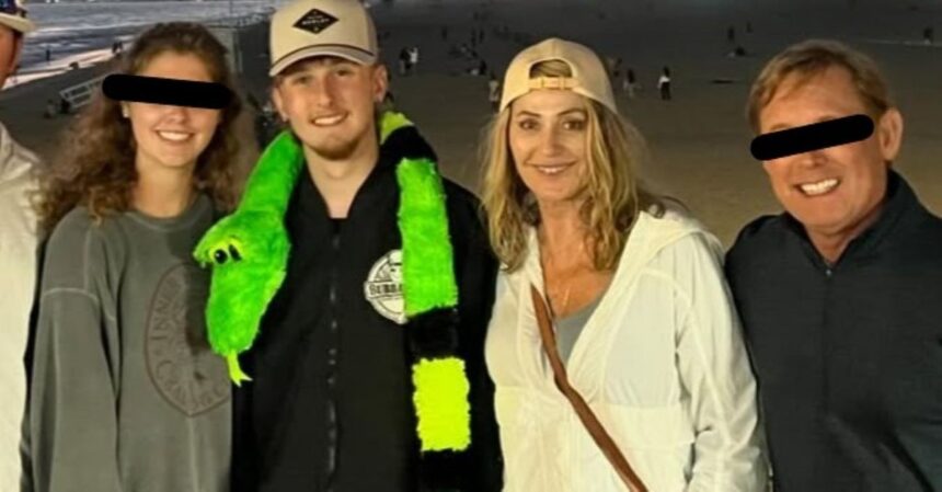 ipostaza in care a fost surprinsa nadia comaneci impreuna cu fiul ei dylan si cu iubita acestuia rar o vezi asa 68fe48116f0e6