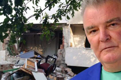 mesajul lui florin constantin de la divertis dupa explozia blocului din rahova sa fie uniti in 2016 si el a ramas pe drumuri am salvat un ursulet din plus si farfuriile 68f22b5be2784