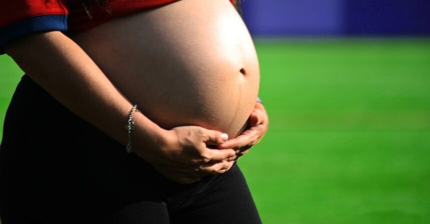 o cantareata din romania si fiica sa sunt insarcinate fanilor nu le a venit sa creada a cincea mea minune 6900ccaa6b59b