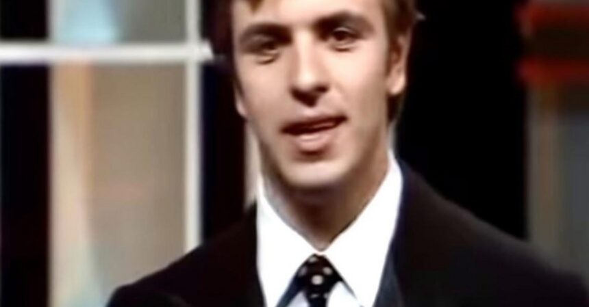 recunosti vedeta din imagine in prezent este unul dintre cei mai de succes artisti romani 68e09c1656d76