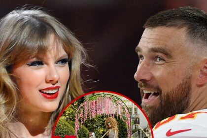 travis kelce proposes to taylor swift in festive halloween display 68dc67730813b