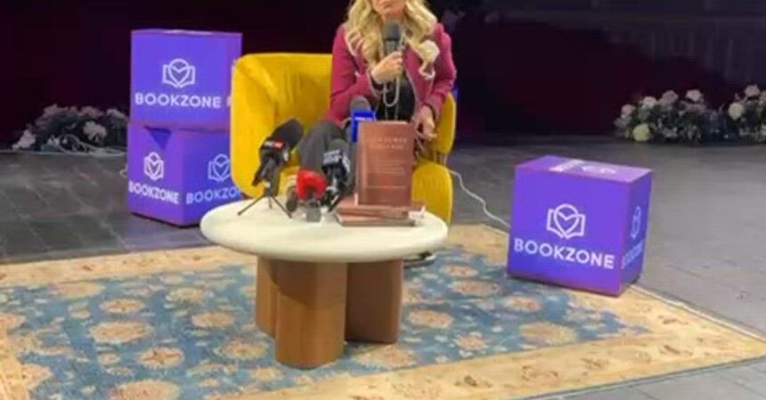 anastasia soare si a lansat cartea conturul unui vis la bucuresti regina sprancenelor de la hollywood si a construit un adevarat imperiu de un milliard de dolari in industria frumus 69249b14d7447