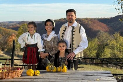 ce emotionant olguta berbec videoclip cu fiicele sale in locurile copilariei ei 690a2498baadf