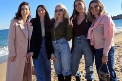 ela craciun a cumparat deja cadourile de mos nicolae unde a plecat fara copii si sot fiecare femeie are nevoie de o evadare 6912f4531d086