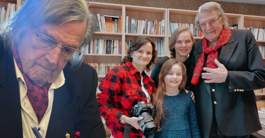 florin piersic e sic si la 89 de ani iubitele l au parasit fara regrete un crai vesnic curtat de ce poarta esarfe rosii stilistii il dau de gol 6925fcfa10ebe