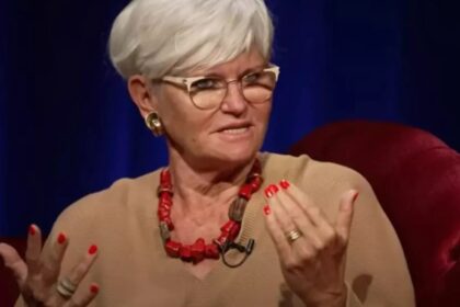 monica tatoiu a inceput pregatirile pentru sarbatori cum a decorat casa si de ce va avea 2 brazi face parte din 6929a67dbfaa9