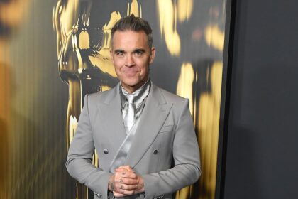 robbie williams 51 fears weight loss jabs are making him blind and admits his vision is deteriorating as he warns fans of the worrying side effects 6917c2d4b6e17