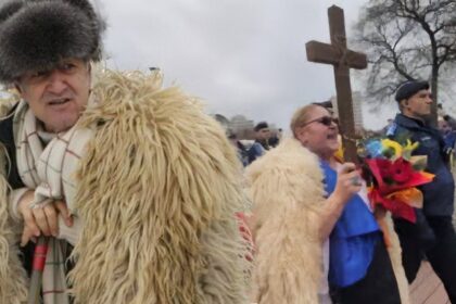 cat costa suba ciobaneasca imbracata de diana sosoaca de 1 decembrie verdictul dur al stilistilor se poarta numai la stana moda e lansata de fapt de gigi becali 692ee0c37995f