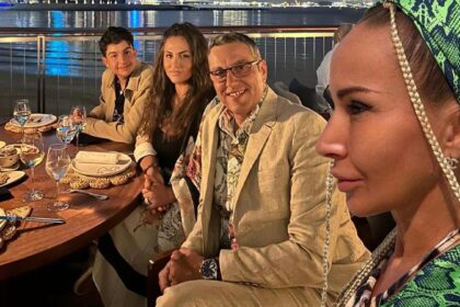 crina abrudan si cristi brancu cu familia lui au ales dubaiul pentru craciun si revelion vom petrece pe terasa cladirii in care stam la etajul 77 69527240831a6