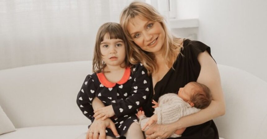 cum va arata craciunul pentru cristina cioran si cei doi copii ai ei departe de tatal lor aveam multe planuri pentru anul acesta ne pregatim sa facem bradul 69367c6bb0676