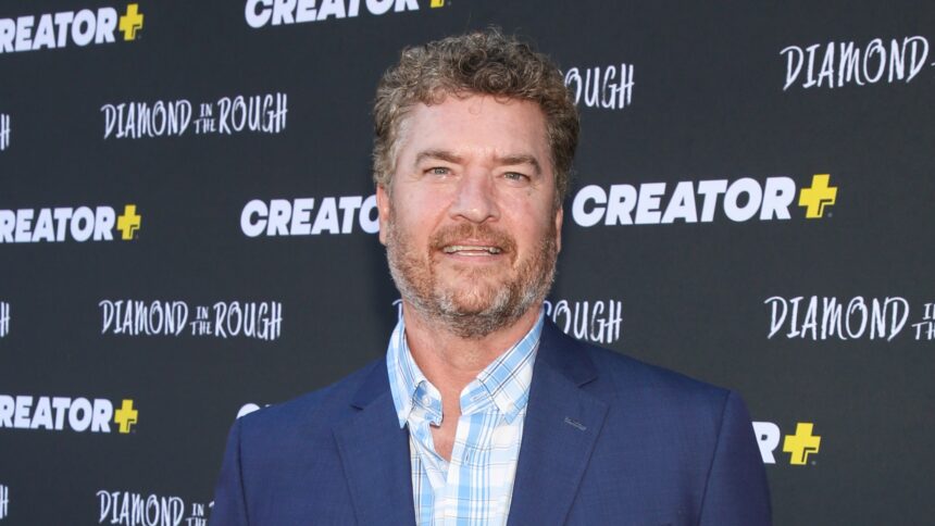 dane cook eric stonestreet and more react to pat finns death 694c97b892bc6