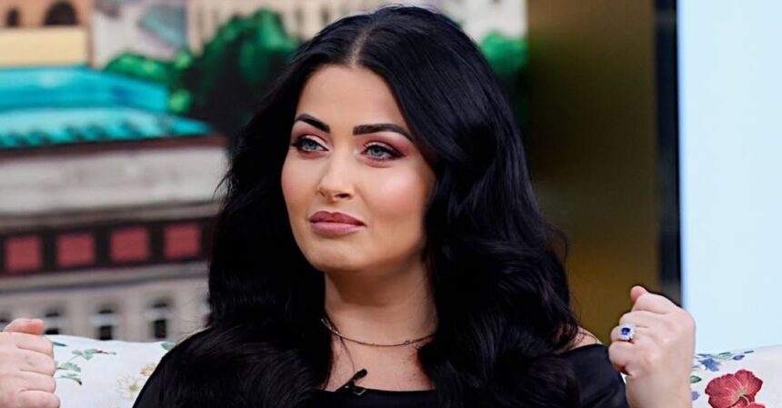 gabriela cristea pusa sub lupa de internauti vedeta este acuzata ca si a modificat excesiv pozele mai avea putin si se transforma in megan fox 69346753dbd0b