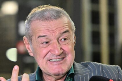 gigi becali si a surprins din nou fanii cu un gest emotionant ce a putut sa ii spuna unui adolescent pe strada video 692e97088a78d