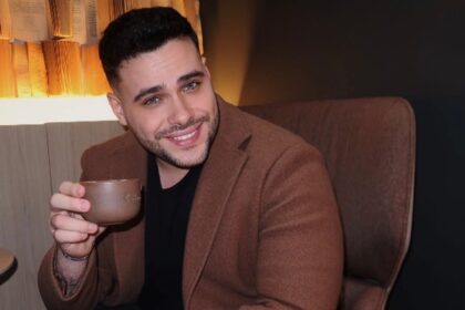 mircea fratele alinei eremia face sarbatorile cu noua iubita de ce nu vrea sa mai cante de revelion 694c4a30aba71