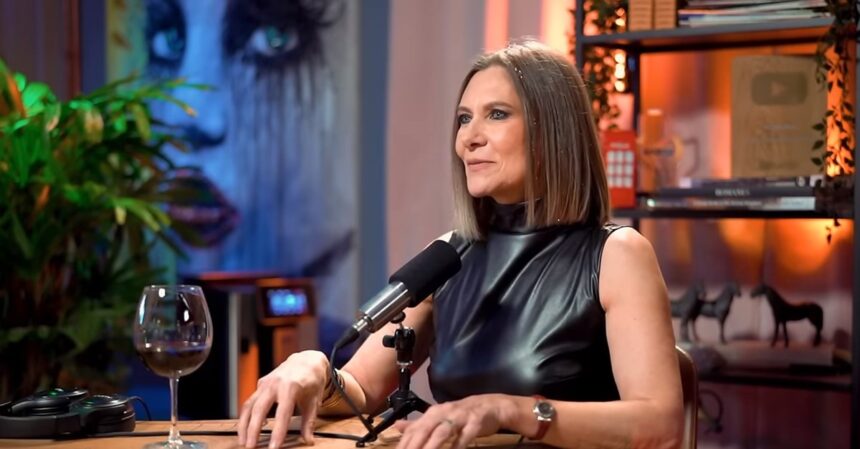 cum a topit romanita iovan 24 de kilograme in jumatate de an un mic truc este carafa cu apa in care se pune un ban sau o lingurita de argint 69628384e7b16