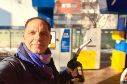 dan negru deranjat de cat de mic e pretul la benzina si motorina in republica moldova cat costa litrul fata de romania la noi nu am alimentat masina ci bugetul 696aa26ce04b2