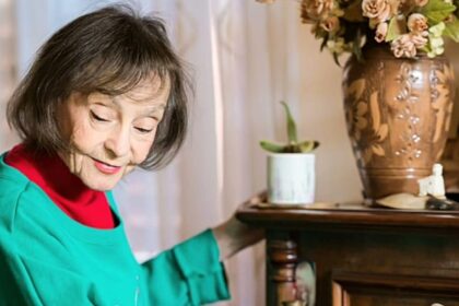 la 89 de ani marina voica a petrecut singura revelionul in comunism ajungeam acasa moarta de foame si de frig ce le ureaza romanilor in 2026 6958d181975d6