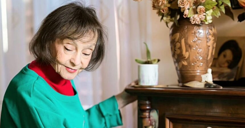 la 89 de ani marina voica a petrecut singura revelionul in comunism ajungeam acasa moarta de foame si de frig ce le ureaza romanilor in 2026 6958d181975d6