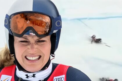 lindsey vonn wipes out on video during world cup race before winter olympics 697cbd92112d7