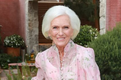 mary berry 90 reveals the tragic reason why she has been slim for so long and says shes bemused by the rise in weight loss drugs 6971f82dbe1c8
