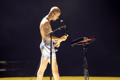 justin bieber performs in undies at grammy awards 698022065b41e