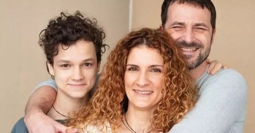 fotoandreea aradits mesaj sfasietor pentru fiul sau eric sper ca intr o zi te voi vedea din nou 6a31b17131217