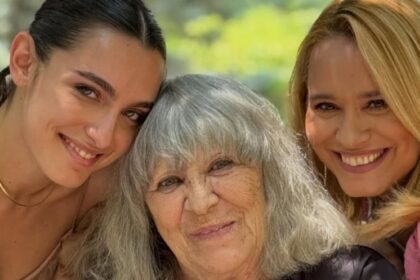 fotomama andreea esca a implinit 85 de ani vedeta pro tv si alexia eram urari emotionante iti multumesc pentru tot 6a25995a31d70